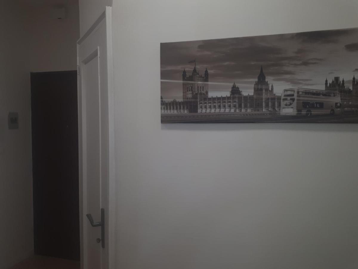 Central House Apartment Касерта Екстериор снимка